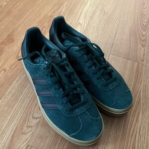 Adidas Men's Dark Green Suede Sneakers
